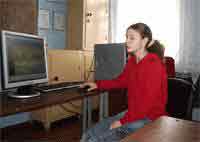 Юрченко Тетяна захищає свою роботу на обласному конкурсі з комп’ютерної графіки